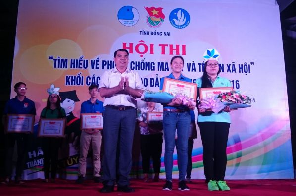 Sinh viên DNTU đạt giải nhì hội thi “Tìm hiểu về phòng chống ma túy và tệ nạn xã hội”