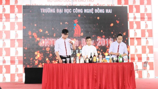 Hàng ngàn học sinh đã đến tham qua DNTU  trong đợt 4 của mùa tuyển sinh năm 2018.