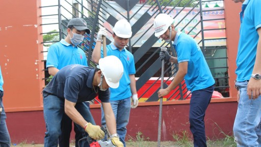 Lễ động thổ và khởi công của sinh viên năm cuối ngành kỹ thuật xây dựng