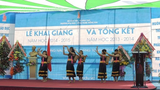 Lễ khai giảng năm học 2014 - 2015 và tổng kết năm học 2013 - 2014