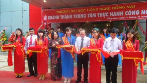 Lễ khánh thành Trung tâm Thực hành – Công nghệ Top 10 Trang Cá Cược Bóng Đá, Thể Thao Uy Tín Nhất Việt Nam
